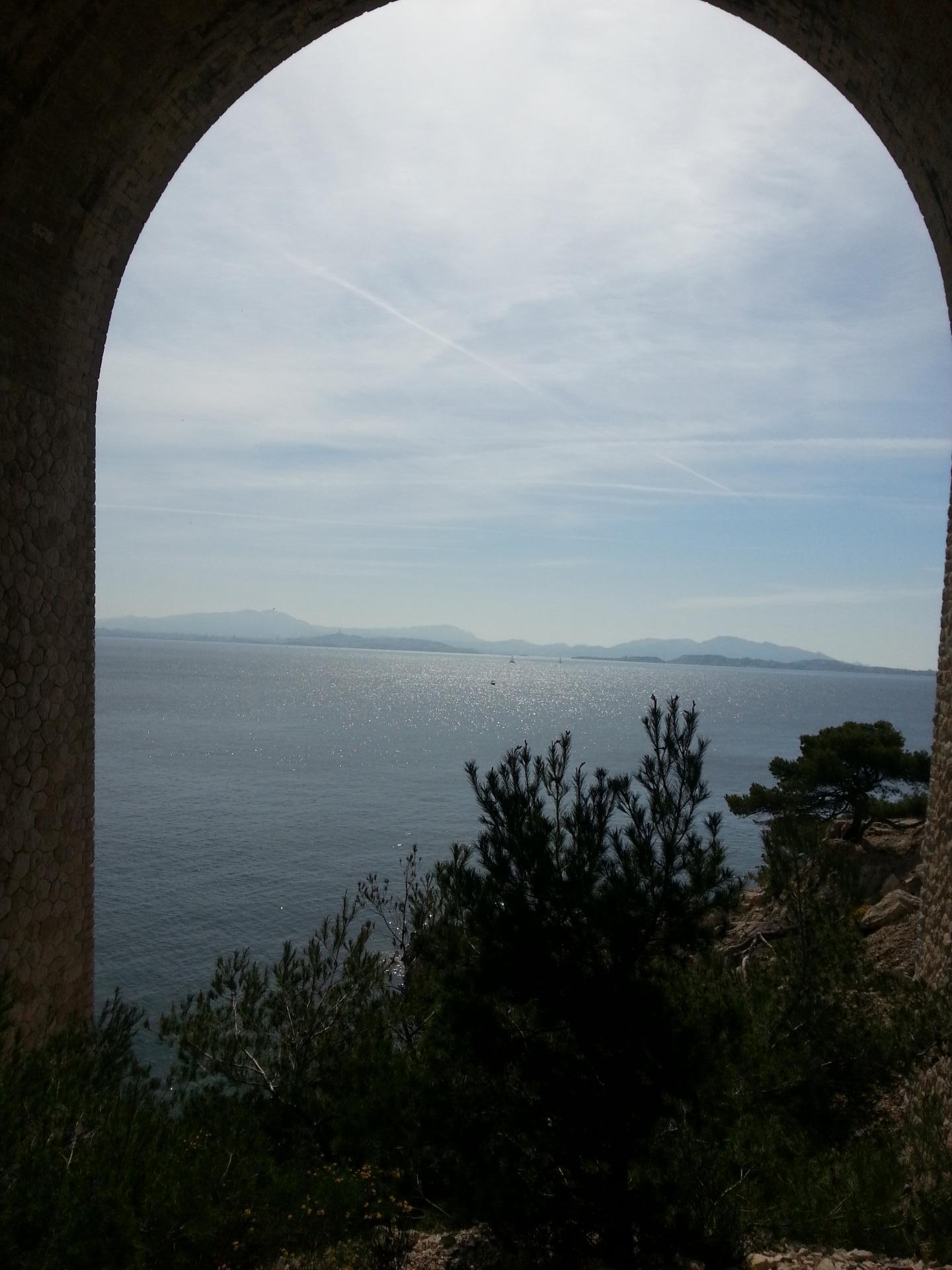 sous le pont....